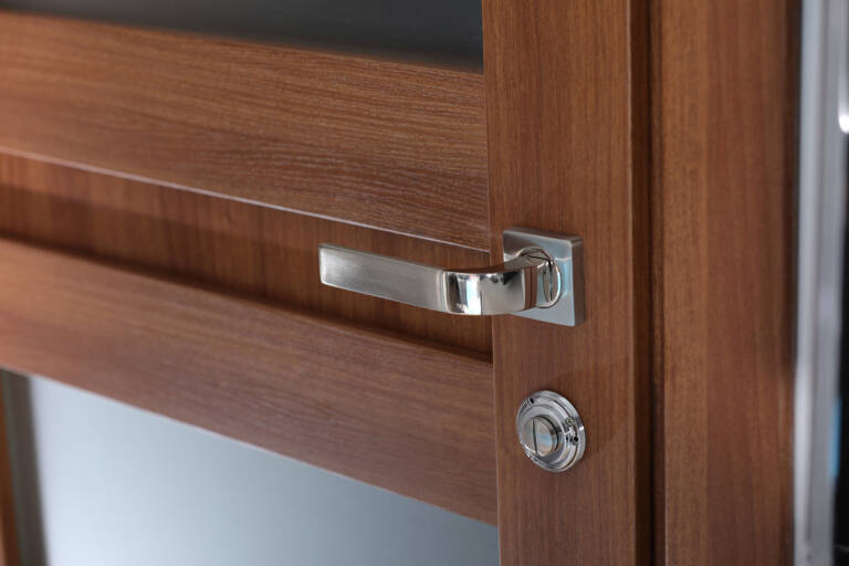 How to choose the right door handle for your front door?